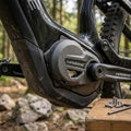 Haibike Gen5 CX CF Motorcover mit Schrauben. Original Ersatzteil für E-Bike Motorschutz. Robust und passgenau.