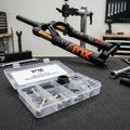 FOX Service Set 34 Rail 2.0 Bottom Stud Interface Parts für präzise Wartung der FOX 34 Federgabel. Optimiert die Performance.