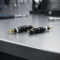 Schwalbe SV V002 Sclaverand Ventileinsätze schwarz, Ersatzteil für Presta-Ventile auf Werkbank.