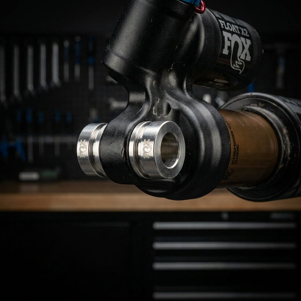 FOX Kit Dämpferbefestigung 2-teilig für Mountainbike. Präzise 6mm Hardware für spielfreies Fahrwerk und optimale Dämpferfunktion.