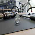 FOX Kit Mounting Hardware Crush Washer AL 8 mm für präzise, spielfreie Dämpfermontage an Fahrrädern und Mountainbikes.