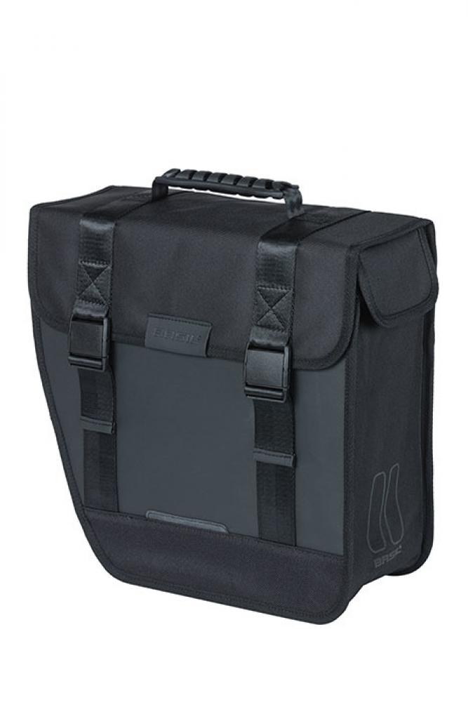 Schwarze Basil Seitentasche Tour Waterproof Left, eine wasserdichte Fahrradtasche mit Tragegriff und Schnallen.