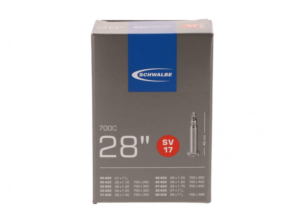 Schwalbe Schlauch SV17 2er-Set für 28 Zoll Trekking- und Citybikes mit 40 mm Sclaverand-Ventil in der Produktverpackung.