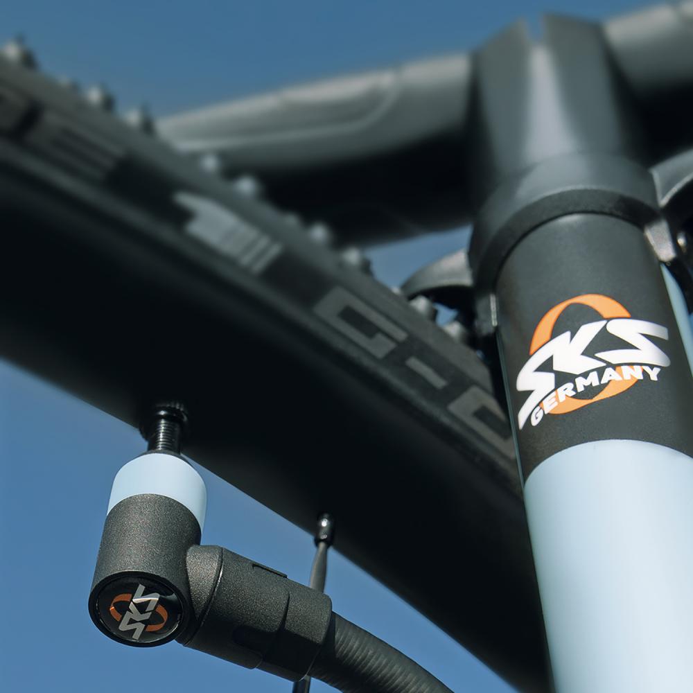 SKS Air-X-Plorer 10.0 Editions-Standpumpe mit Clik Valve & Manometer, 476 cm³ Hub, bis 10 bar, Soft-Touch-Griff, Made in Germany