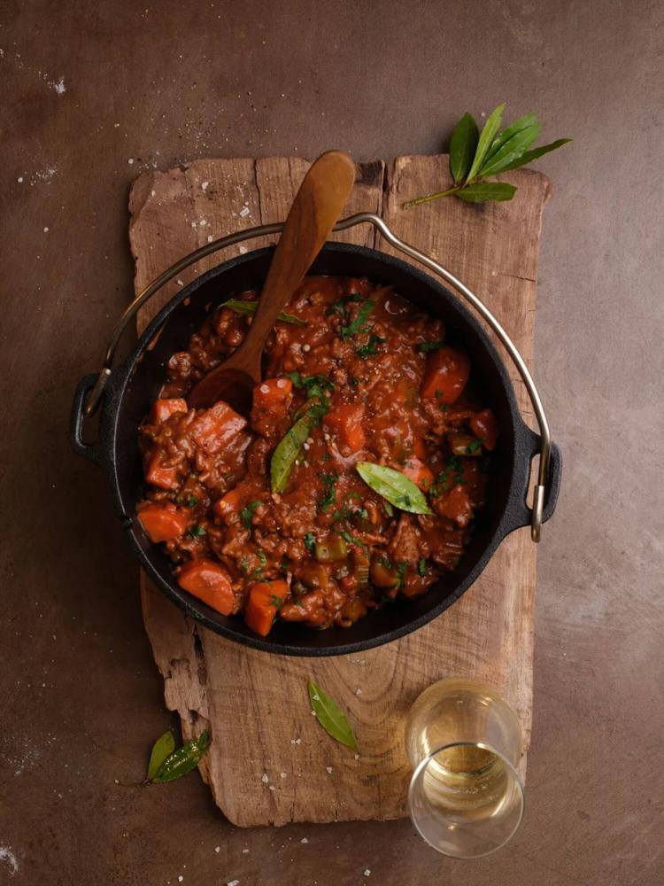 Petromax Das große Buch vom Dutch Oven: 118 Rezepte für Fleisch, Fisch, Gemüse und Gebäck. Hardcover, 240 Seiten