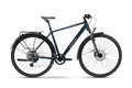 Winora DOMINGO X12 PRO HIGH 12-G XT Trekkingrad in Dunkelblau mit Federgabel, Scheibenbremsen und Gepäckträger.