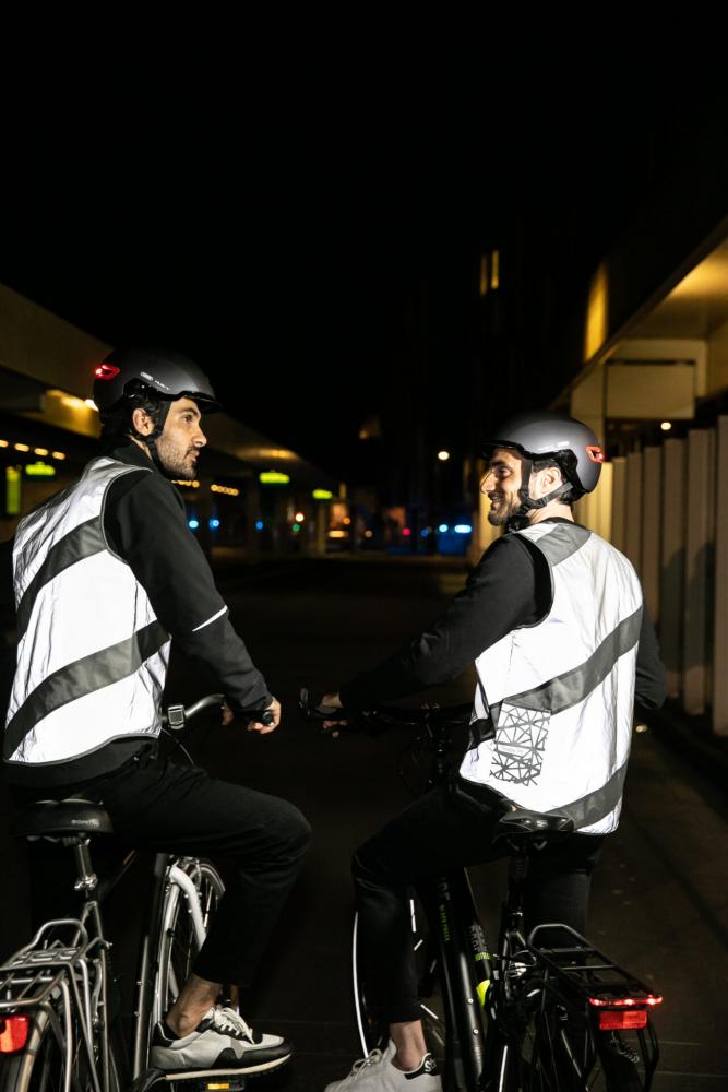 Wowow Sicherheitsweste Roadie Jacket Full Reflective, Größe L, grau Hochreflektierende Jacke für optimale Sichtbarkeit bei Dunkelheit, wasserabweisend