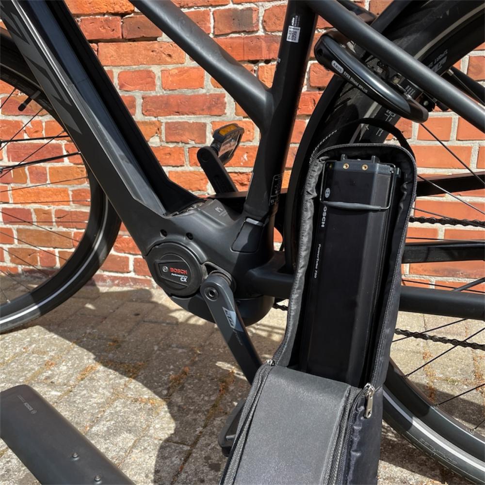 Schwarze Haberland Akkutasche für Intube E-Bike Akkus bis 800Wh, sichere Aufbewahrung und Transport am Rad.