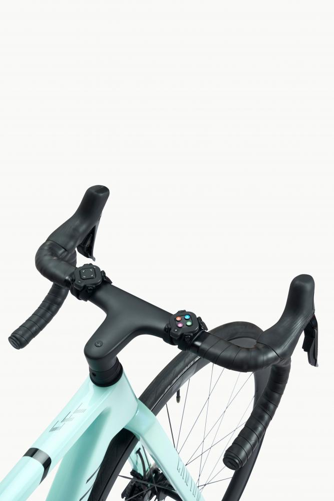 ELITE Rollentrainer Avanti W/Zwift Cog und Click - Direktantrieb Heimtrainer - zeitgemäße Lösung