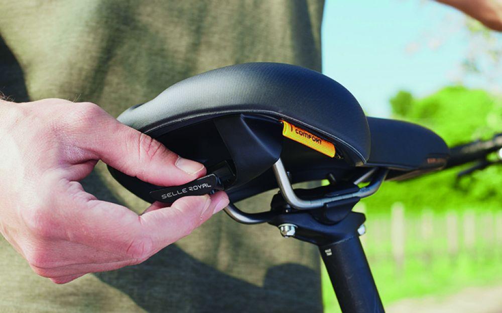 Selle Royal Explora Royalgel Fahrradsattel. Hand befestigt Zubehör. Ergonomischer Trekking Sattel für Komfort.