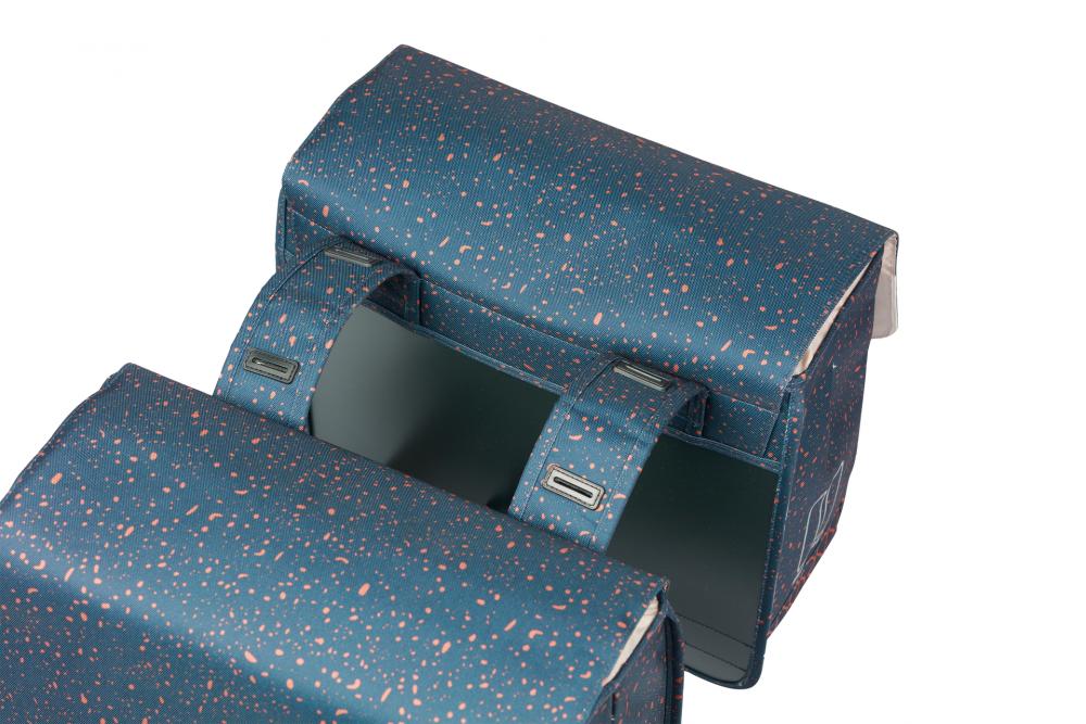 Basil Flair Doppelpacktasche 35L aus recyceltem Polyester, MIK/Racktime kompatibel, wasserabweisend, blau mit Sprenkeln.