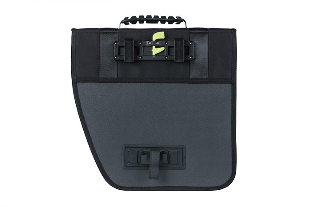 Basil Tour Right Einzelfahrradtasche schwarz, 14L, mit Hook-On-System, wasserabweisend und reflektierend.