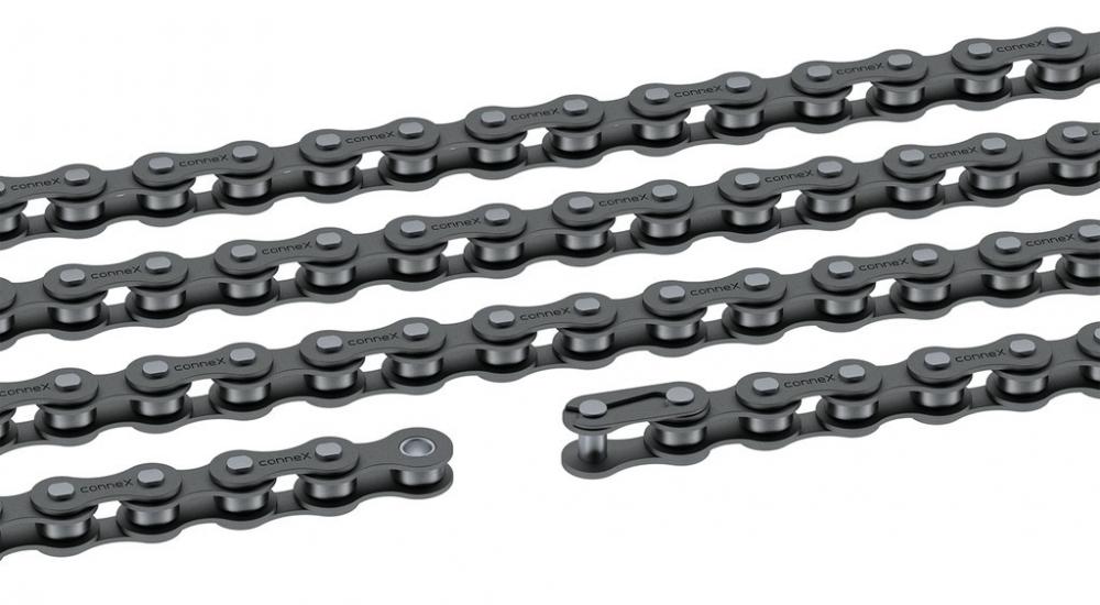 Connex Wippermann 1-fach Fahrradkette 100, 112 Glieder, dunkelgrau, mit Connex-Logo auf den Kettengliedern.