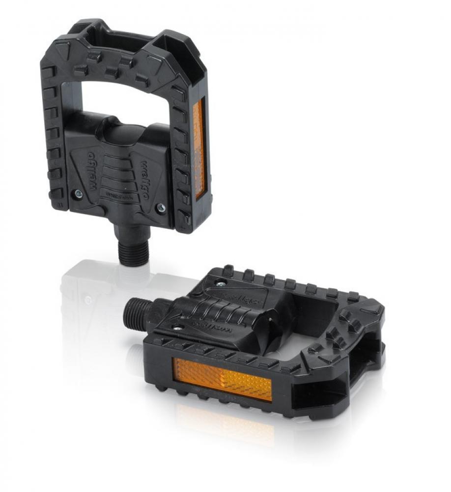 Schwarzes XLC Faltpedal PD-F01 mit Reflektor und rutschfester Gummiauflage für platzsparende City-Bikes.