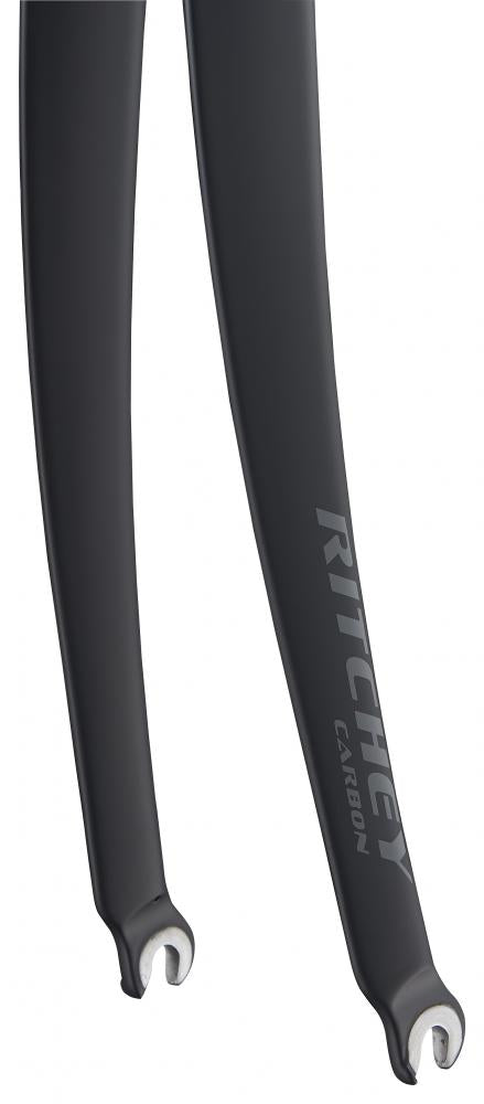 Detailaufnahme der matten Ritchey Comp Rennrad Carbon Gabel mit RITCHEY CARBON Schriftzug und Felgenbrems-Ausfallenden.