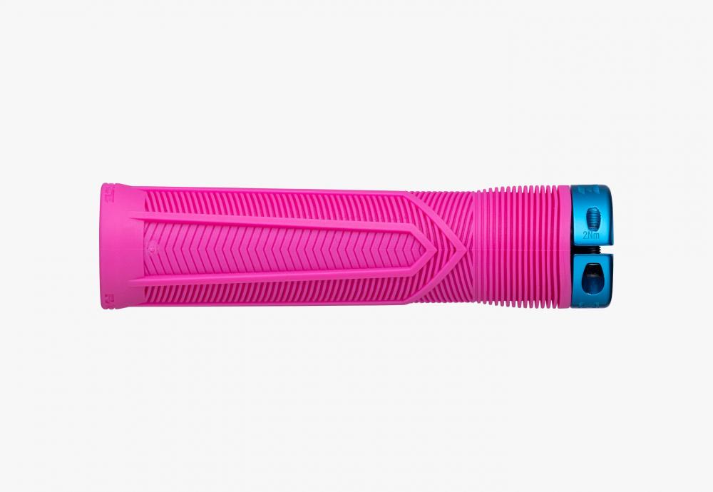 Race Face Chester Lock-On Griff magenta/türkis für sicheren Halt und Kontrolle beim Fahrradfahren.