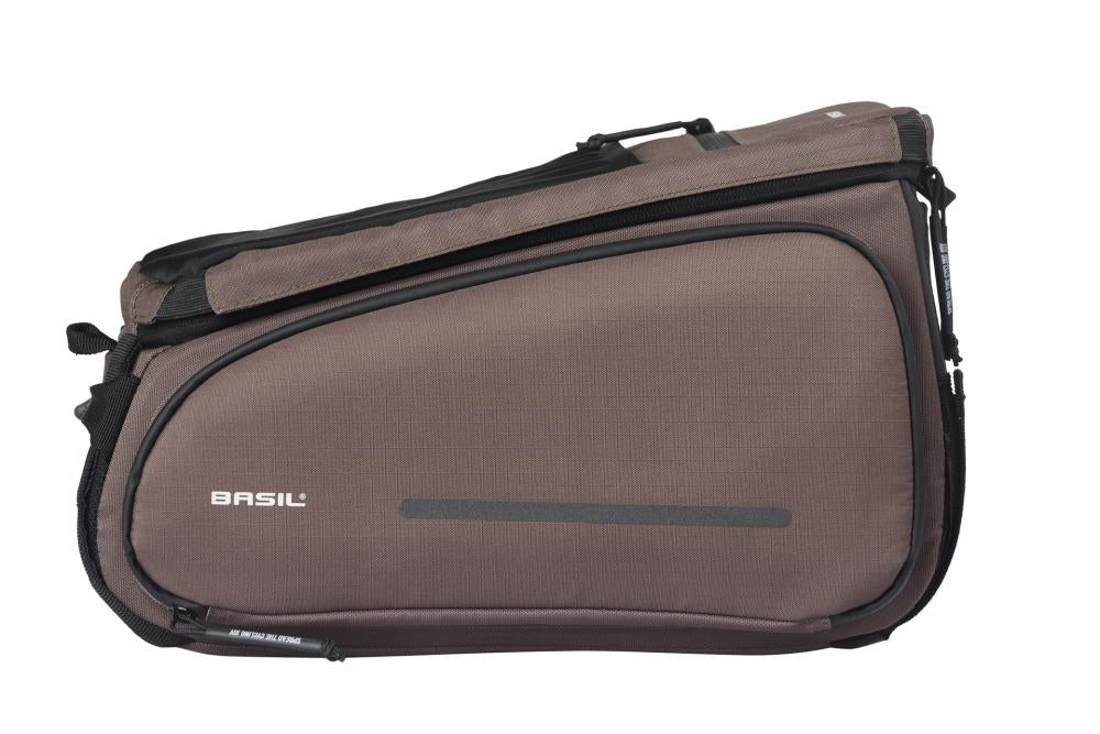 Basil Move Gepäckträgertasche 10-26 Liter Braun - recyceltes Polyester, MIK-Befestigung, erweiterbar, reflektierend