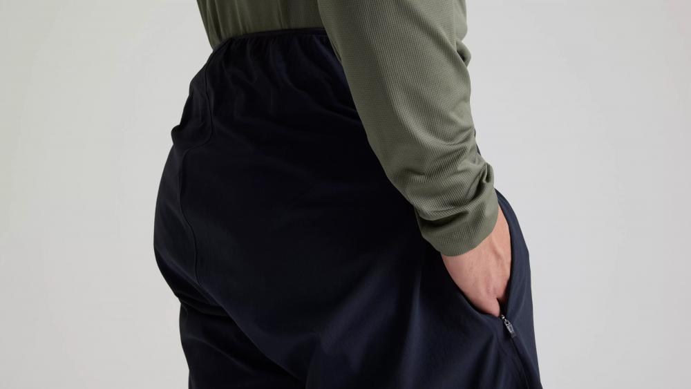 GRAVITY TRAINING RACE SHORT MEN BLK 38 - Herren Laufshorts