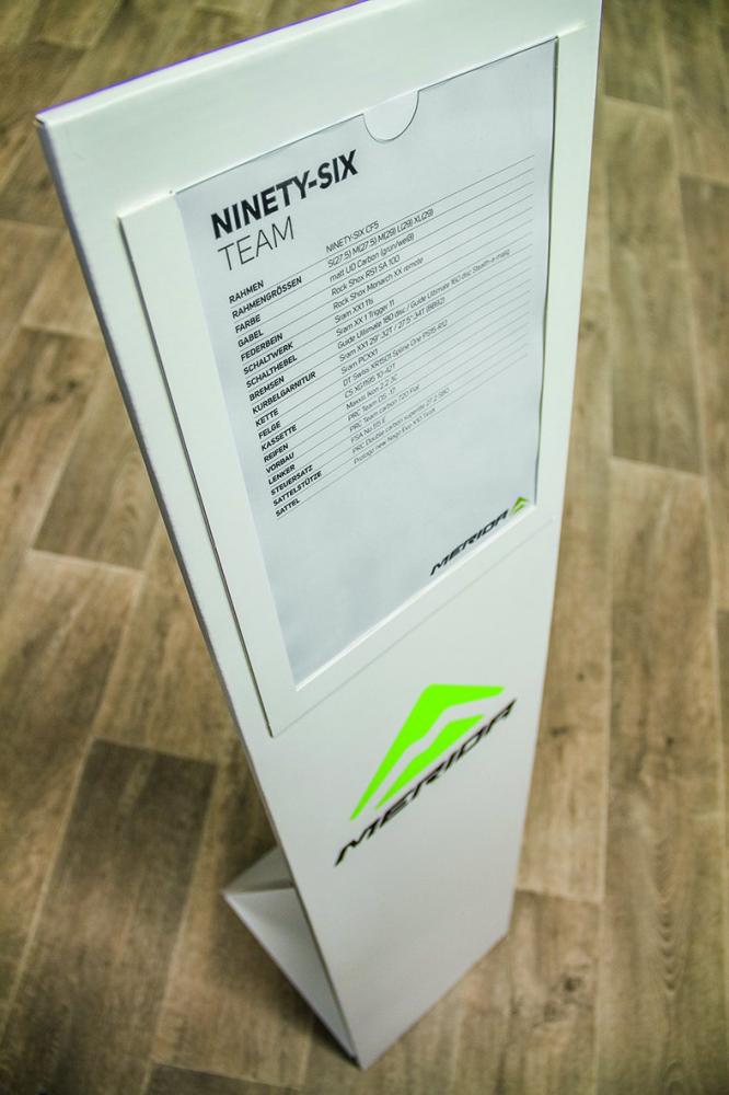 Merida Display/Infostand 120 x 28 cm Weiß - professioneller Halter für Infosheets