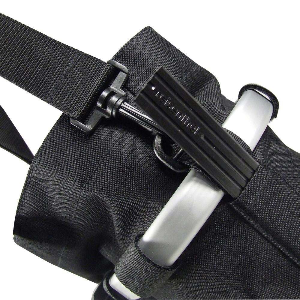 Schwarze Reisenthel KLICKfix City-Tasche Bikebasket mit Adapter am Lenker.