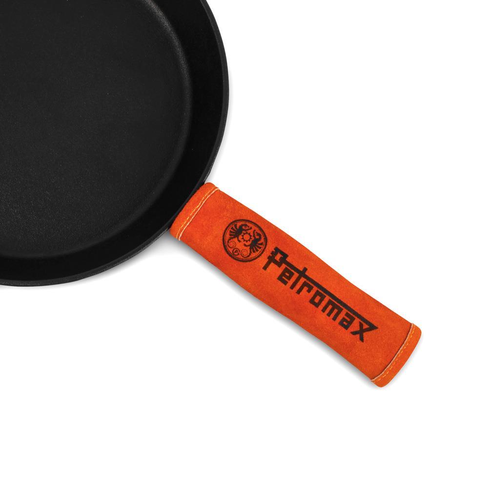 Petromax Aramid Griffhülle für Feuerpfanne universeller Hitzeschutz aus Rauleder und Aramidfasern, passend für alle gusseisernen Pfannenstiele, leuchtend glutorange