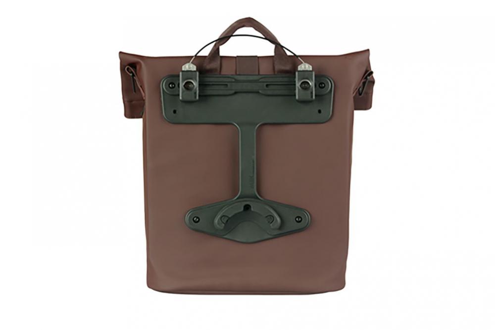 Basil City MIK Studs Fahrrrad-Shopper 14-16 Liter, wasserabweisend, braun, MIK-Befestigung & reflektierende Details