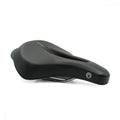 Schwarzer Selle Royal On Open Relaxed Unisex E-Bike Sattel mit Royalgel und ergonomischer Aussparung.