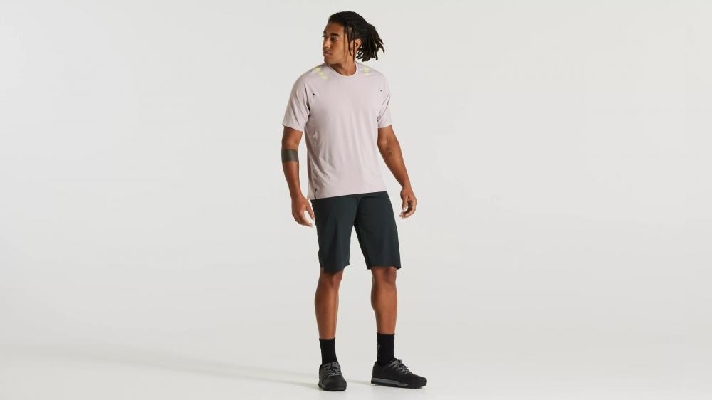 TRAIL AIR SHORT MEN BLK 38 - Atmungsaktive Herren Trail-Running Shorts Schwarz Größe 38