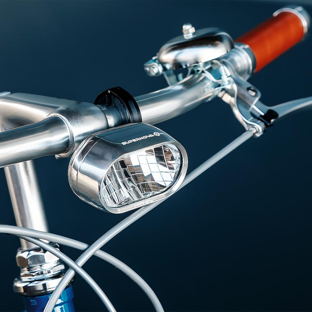 Supernova M99 DY PRO Dynamoscheinwerfer silber - maximaler Fernlichtkomfort am Nabendynamo