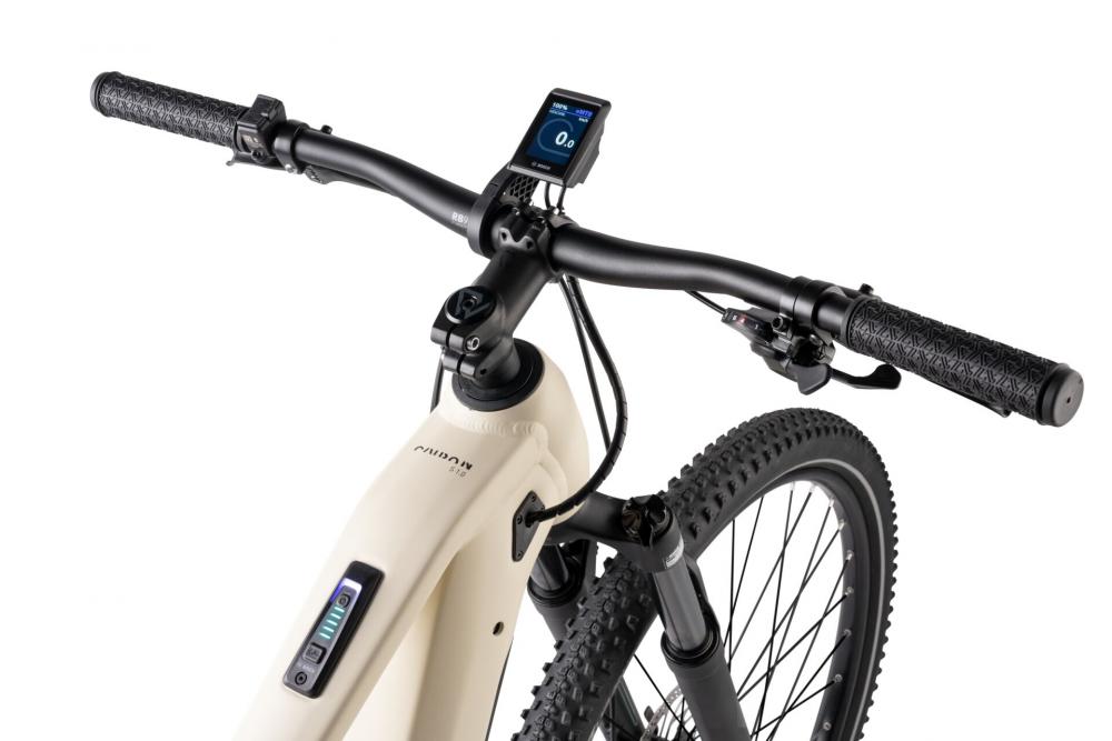 CONWAY Elektro-MTB Hardtail "Cairon S 1.0" (#1), Diamant, 29", ivory matt / black matt, 9-Gang SHIMANO "Cues", 45 cm / MnnDas Elektro-MTB Hardtail besteht aus einem Aluminiumrahmen. Die Federgabel bietet einen Gabelfederweg von 120 mm. Der Antrieb erfolgt