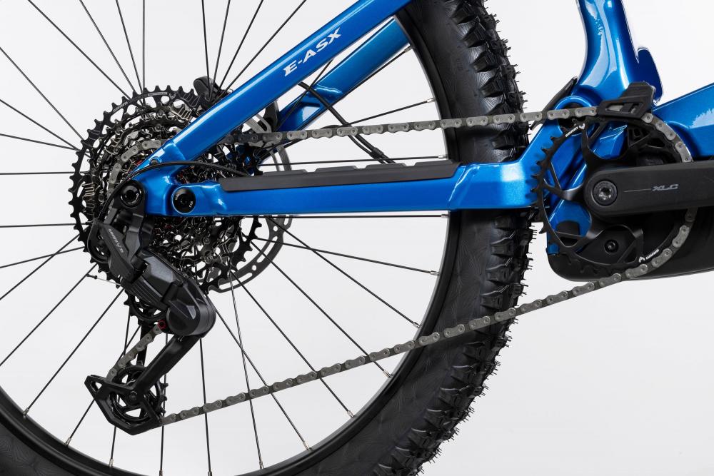 GHOST E-ASX Universal E-MTB 800 Wh Größe L - Candy Blue/Coffee Arctic Dust