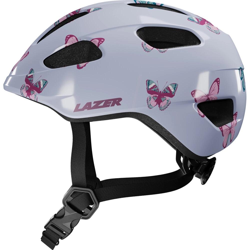 Sicherer LAZER Kinder-Fahrradhelm Nutz 2.0 KinetiCore, weiß mit pinken Schmetterlingen.
