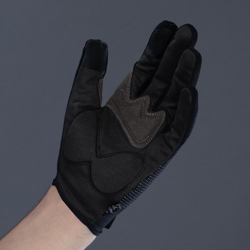 Schwarze CHIBA Gel Performer Radhandschuhe mit Gelpolster & Touchfunktion auf einer Hand, Handfläche sichtbar.