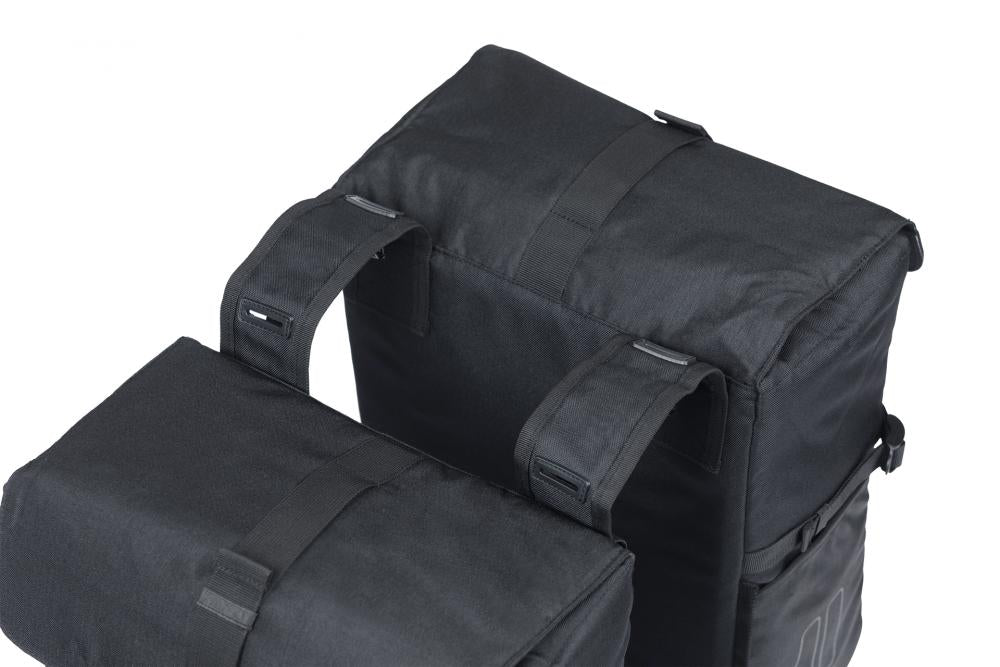 Basil Move Doppelpacktasche 30 Liter schwarz - wasserabweisend mit Reflex-Details & Universal-Bridge