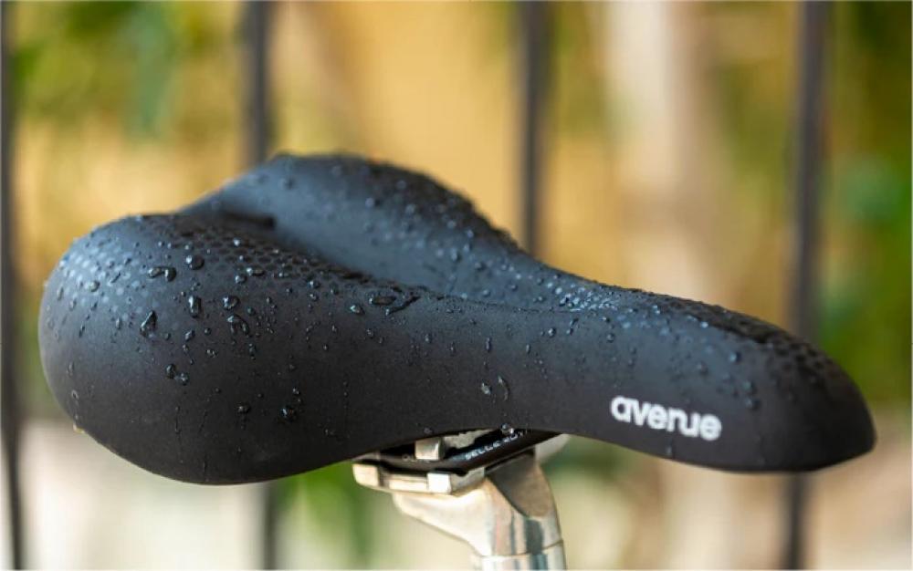 Selle Royal Sattel Alpine Athletic schwarz, mit Wassertropfen, für City, Trekking, Urban und Pedelec.