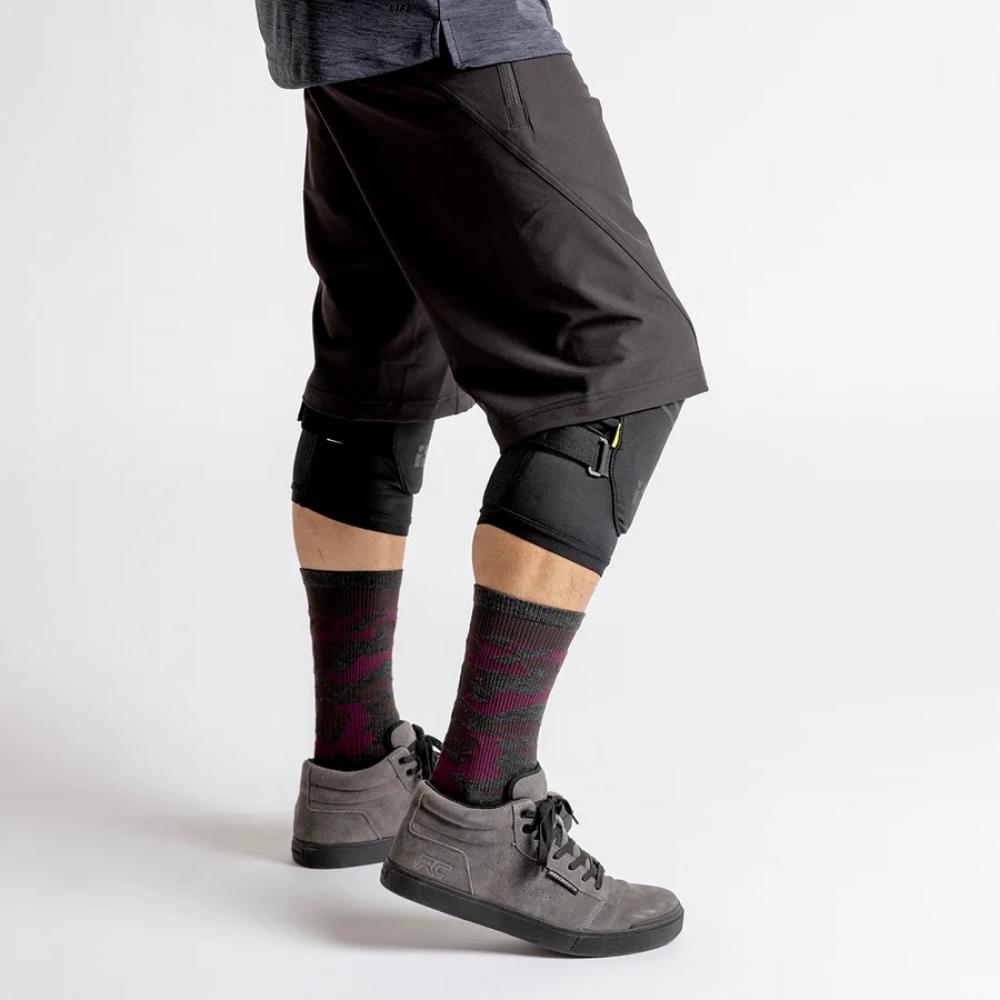 IXS Sports Division iXS Carve Evo Shorts XL black - robuste Bike-Shorts mit X-Stretch