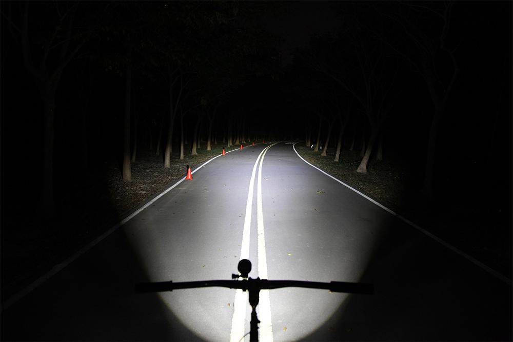 LITEMOVE Front Light AC-210 Down CT1 210 - leistungsstarkes E-Bike Frontlicht