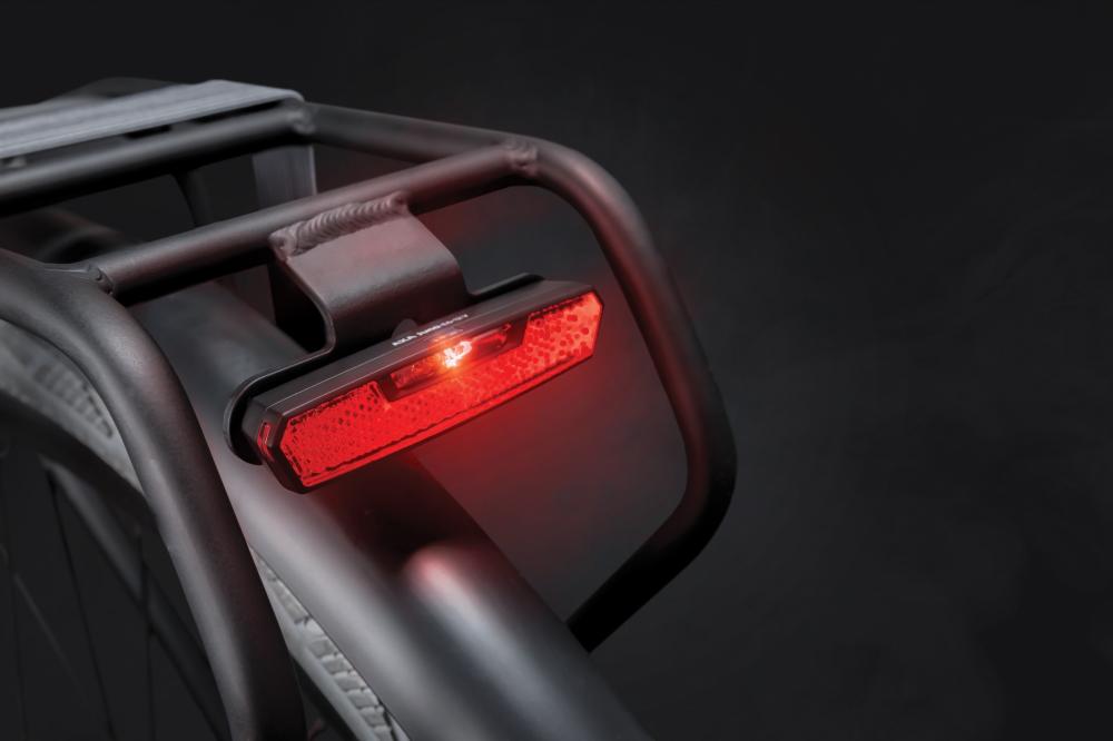 AXA Rücklicht Juno E-Bike 50 - LED Rücklicht für E-Bikes mit Standlichtfunktion