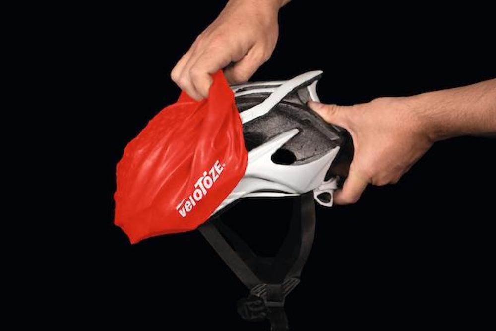 VeloToze Helmüberzug schwarz/rot/gelb onesize rot - wetterfester Schutz und Aerodynamik
