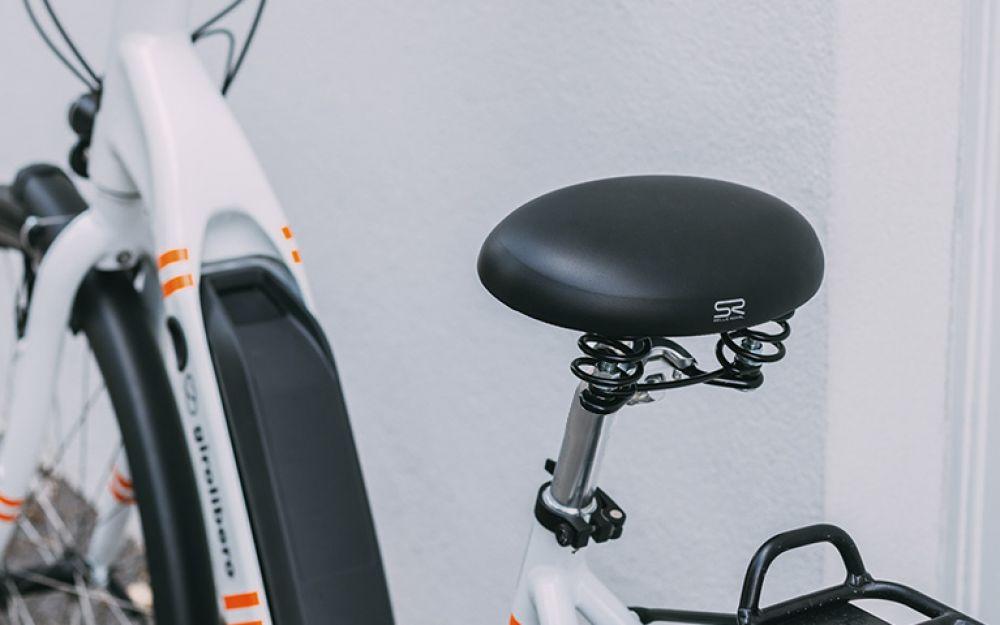 Selle Royal Rok Relaxed nasenloser Fahrradsattel, schwarz, mit Federn, für Druckentlastung.