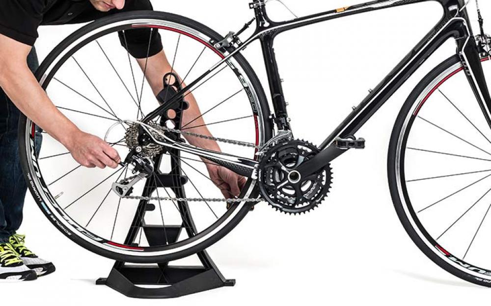 Hebie Fahrradständer TURRIX 20-28 Zoll rot - stabile, zeitgemäße Abstelllösung