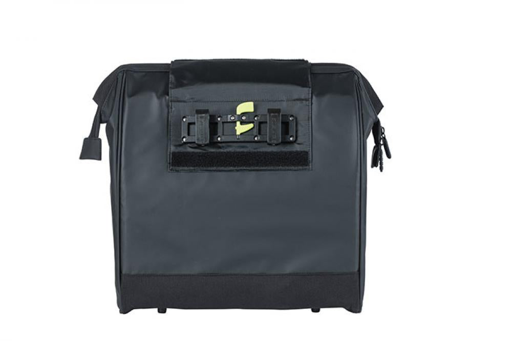 Basil Shoppertasche Grand Tarpaulin schwarz Hook On-System Größe 34x19x35cm 23l