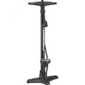 Schwarze Merida BASIC Standpumpe 61cm mit präzisem 2,5 Zoll Manometer.