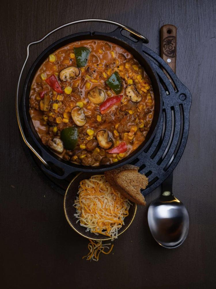 Petromax Das große Buch vom Dutch Oven: 118 Rezepte für Fleisch, Fisch, Gemüse und Gebäck. Hardcover, 240 Seiten