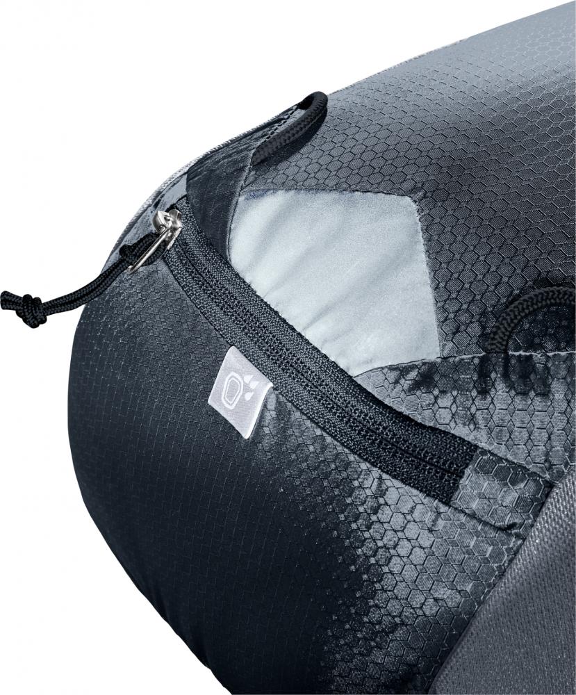 Deuter Race 8 Fahrradrucksack schwarz - 540 g Leichtgewicht mit Airstripes-System und 8 Litern Volumen