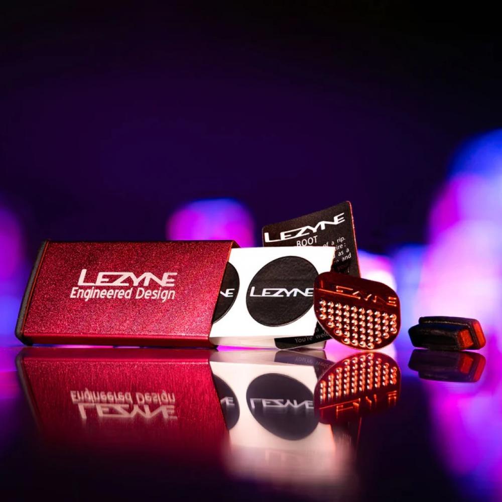 Lezyne Reparaturset METAL Kit Alu 6 Schlauchflicken 1 Anrauher seitliche Öffnung gold-glänzend