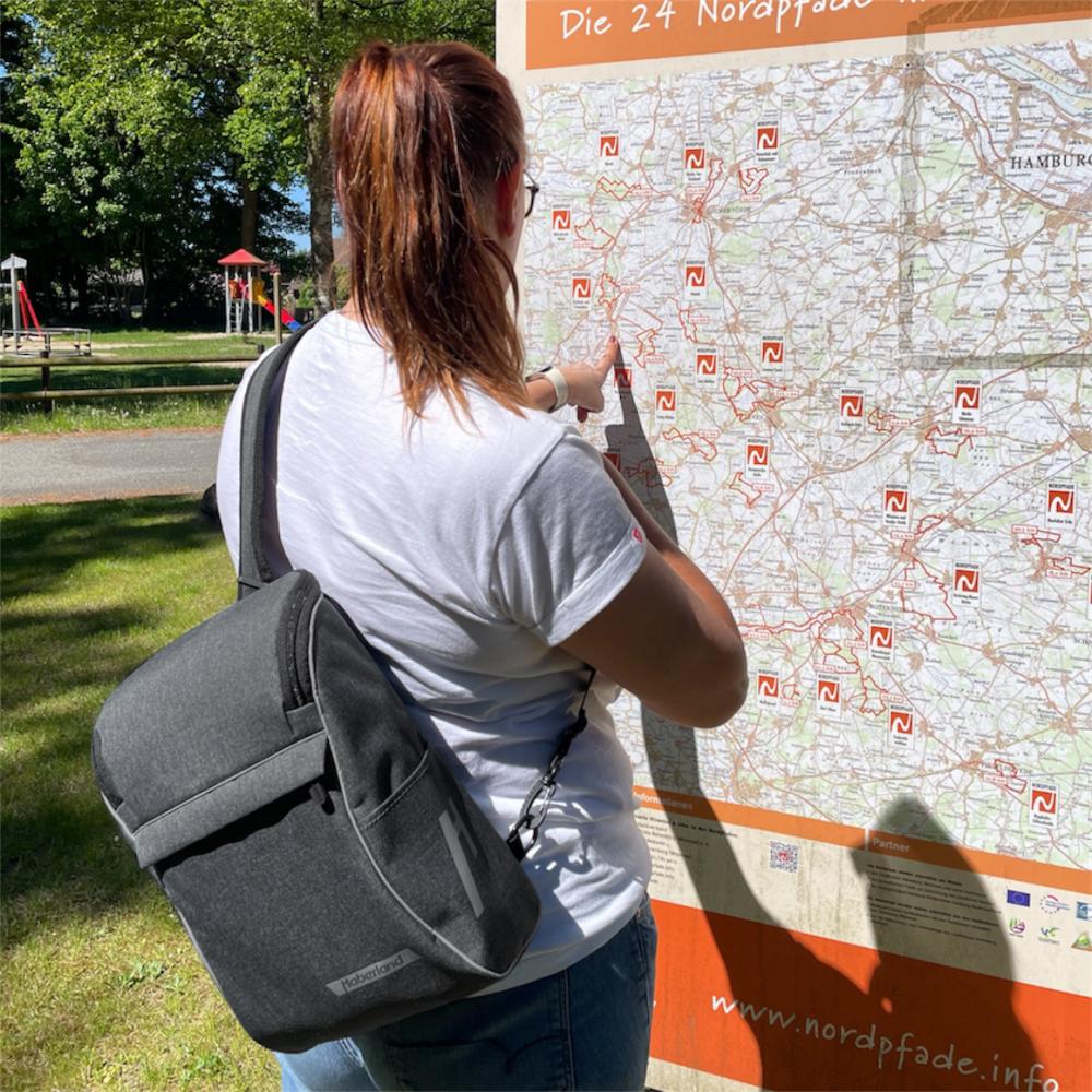 Haberland Umhängetasche Slingbag anthrazit/reflex - leichte City-Sling mit Organisation