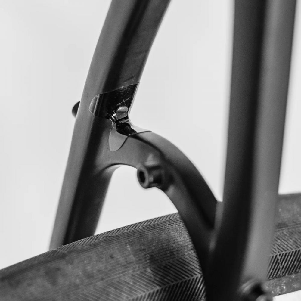 Ass Savers Fendor Bendor Big FRB-4-BLK: Faltbarer, werkzeuglos montierbarer Hinterrad-Spritzschutz für Gravel- und MTB-Bikes, passend für Reifenbreiten von 32-55 mm, Farbe Schwarz