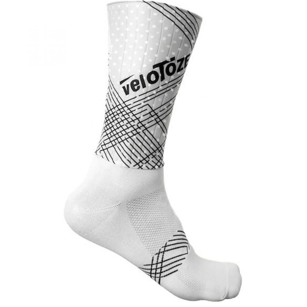 VeloToze Socken Aero weiß S/M Weiß - aerodynamische Rennrad-Socken für maximale Watt-Ersparnis