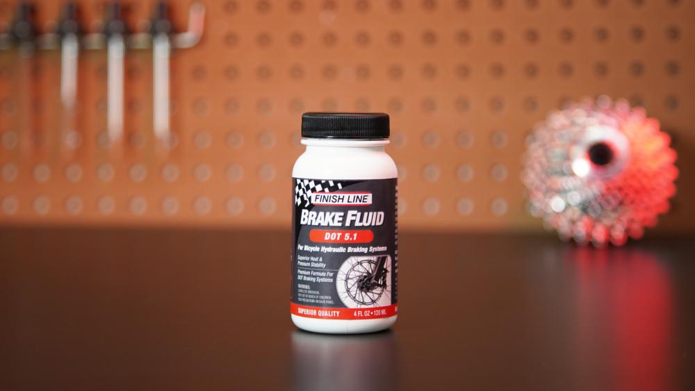 Finish Line Bremsflüssigkeit DOT 5 120ml - silikonbasisch, hohe Siedetemperatur, lackschonend, korrosionsbeständig